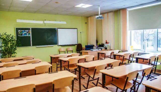 Третина шкіл і садочків на Львівщині не зможуть навчати офлайн: що кажуть в громадах (ВІДЕО)