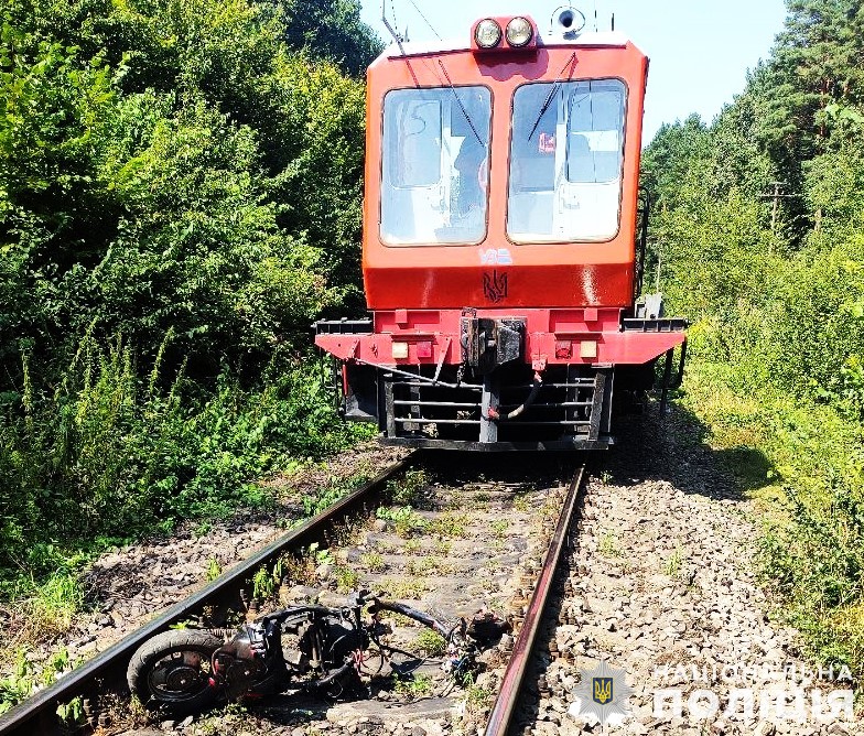 У Львові мотовоз на смерть збив 15-річного скутериста