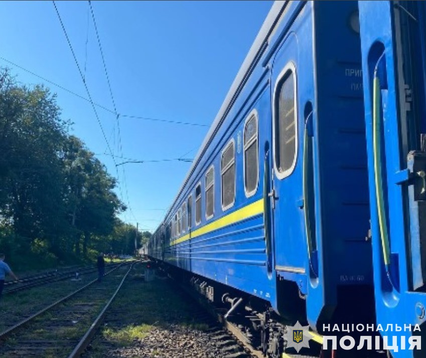 На Сихові у Львові під колесами потяга загинув невідомий чоловік