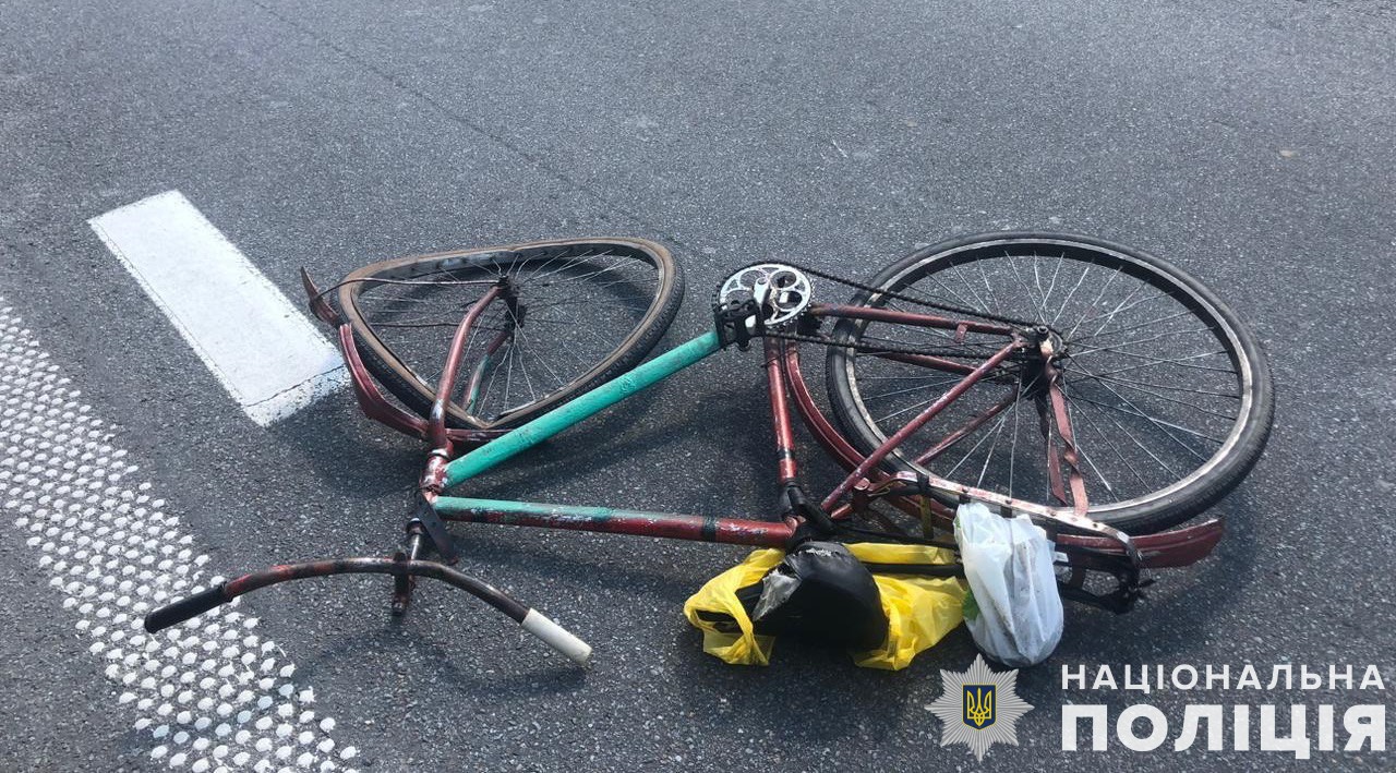 В ДТП з вантажівкою на Золочівщині постраждала 46-річна велосипедистка