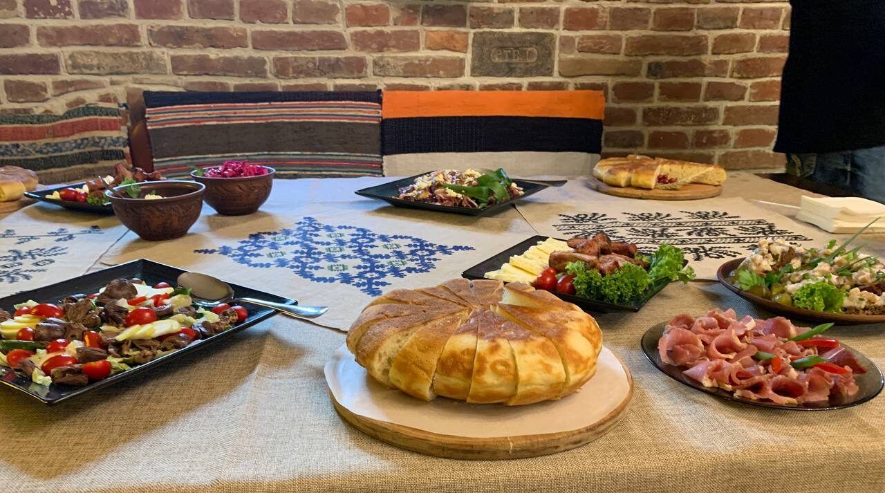 У Львові відкрили перше у світі етно-кафе бойківської вуличної їжі «Вуглянча»(ФОТО)