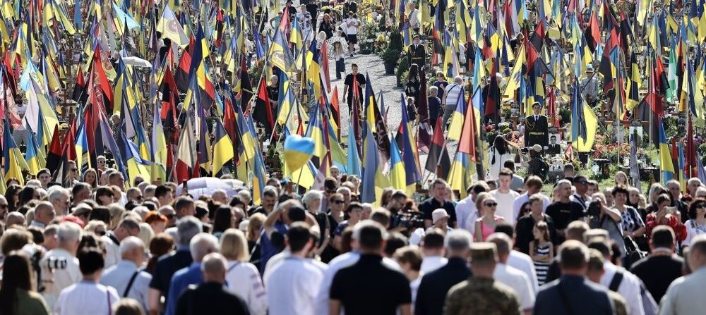 У Львові з нагоди дня незалежності на Марсовому полі вшанували пам’ять Героїв