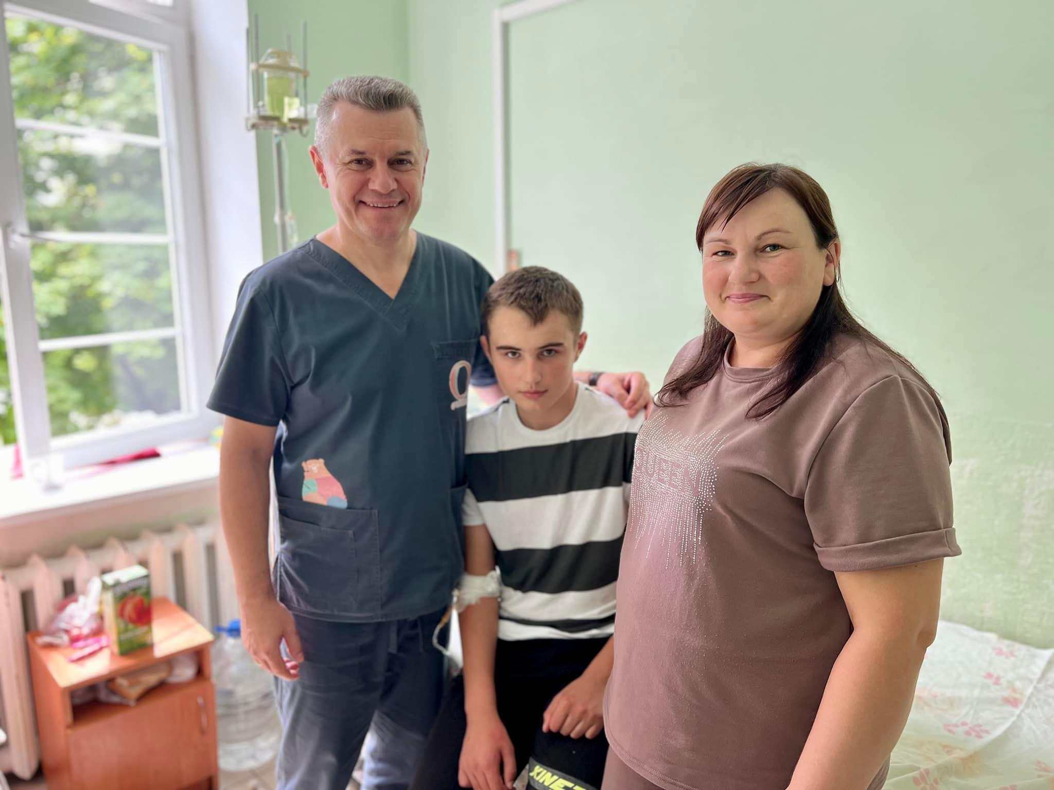 Лікарі врятували хлопця з Турківщини, у якого через ускладнення отиту гнили кістки голови