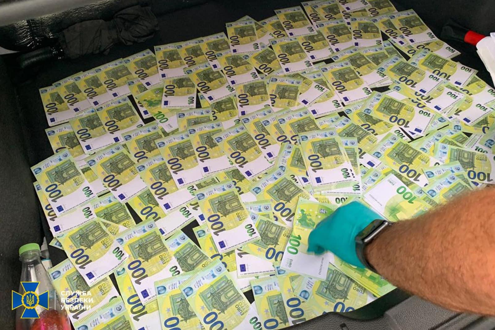 На Львівщині 51-річний чоловік за 19 тисяч євро переправляв ухилянтів за кордон