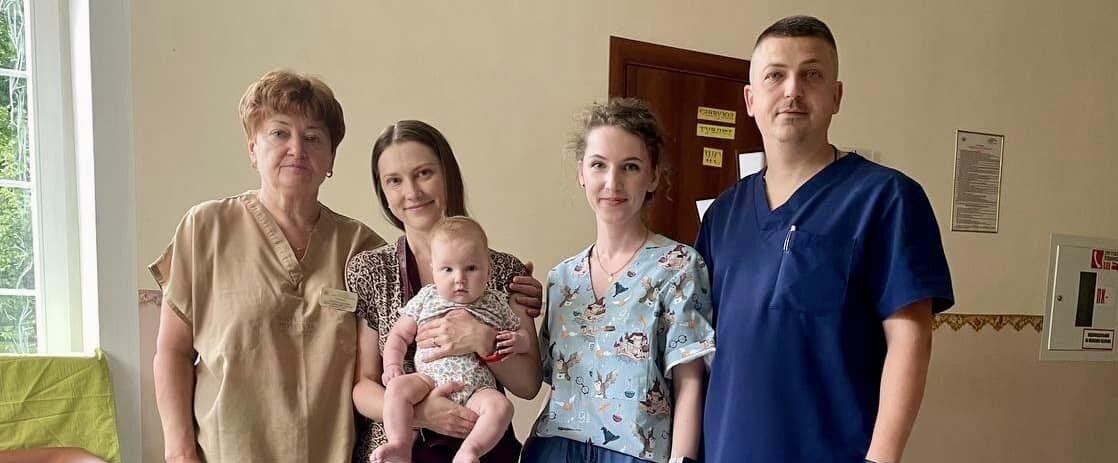 У Львові прооперували 3-місячну дівчинку з перекрутом правого яєчника