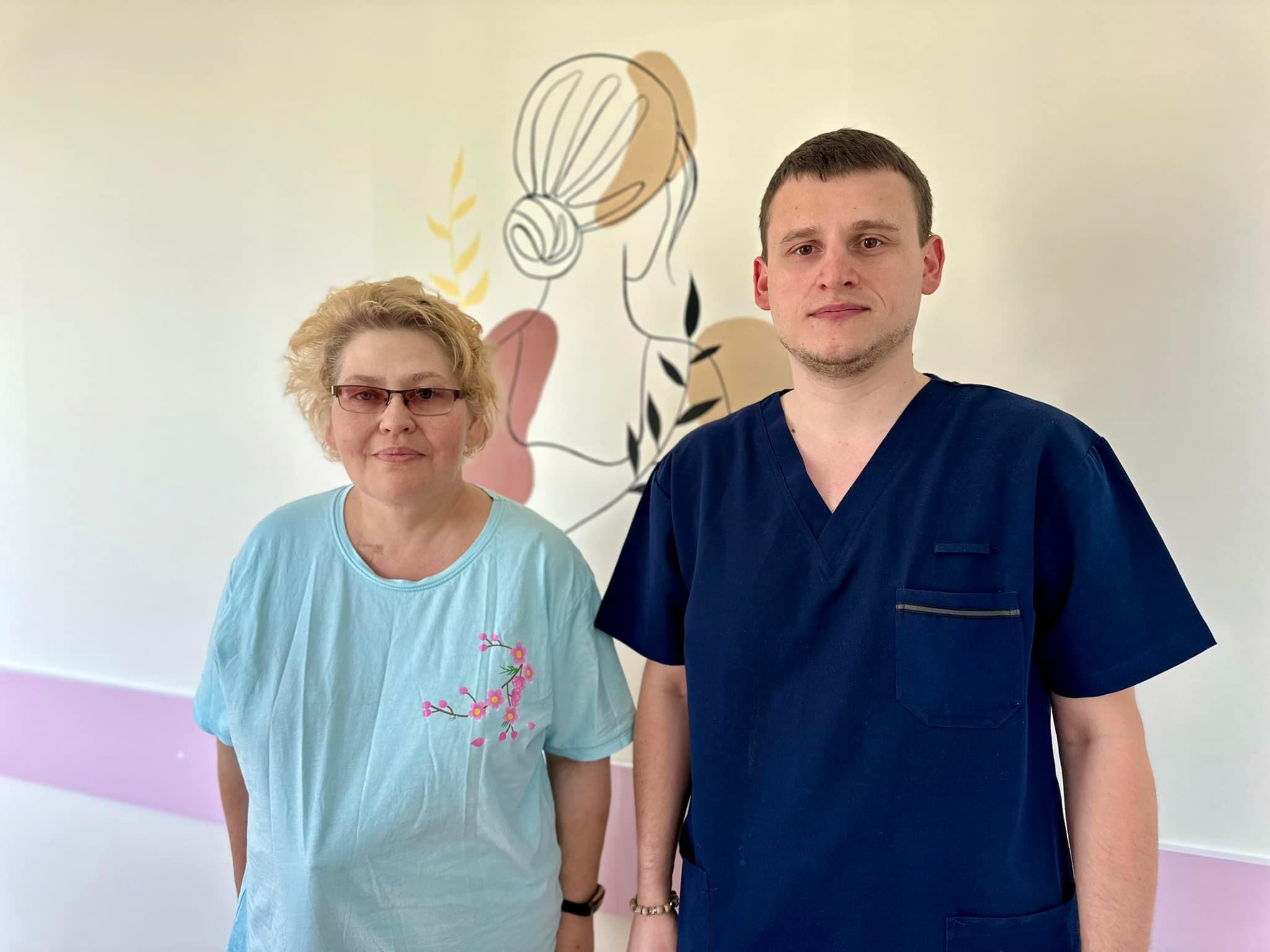 У Львові 51-річній жінці видалили пухлину матки завбільшки з футбольний м’яч