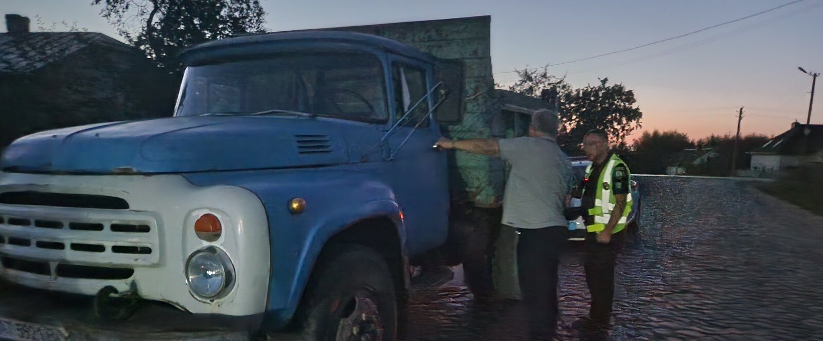 На Жовківщині зупинили нетверезого депутата за кермом вантажівки (ВІДЕО)