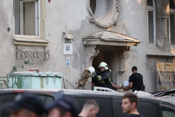 Для обстеження пошкоджених квартир через вчорашній обстріл надійшло понад 300 звернень