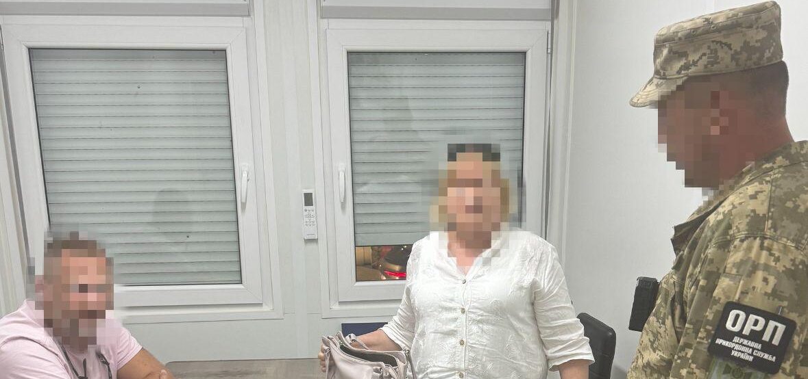 Прикордонники не випустили з України ще одну фіктивну подружню пару