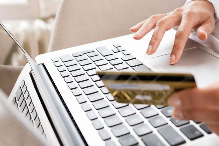 Директорка львівського БФ «Крила надії» викрила псевдоволонтерку в Золочеві