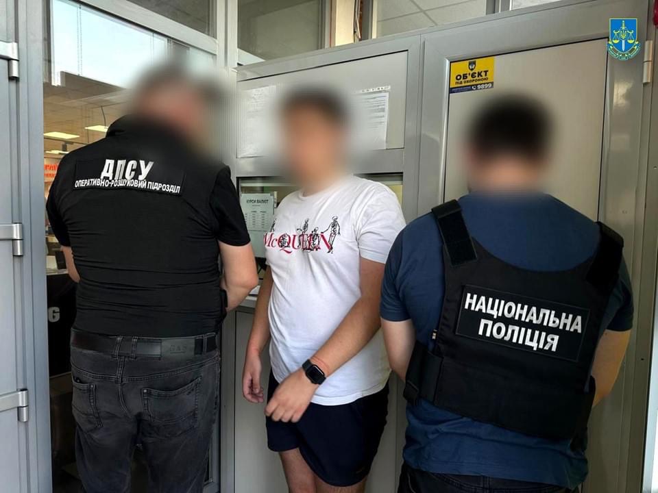 На Львівщині викрили 19-річного хлопця, який за 17 тисяч доларів  намагався переправити чоловіка за кордон