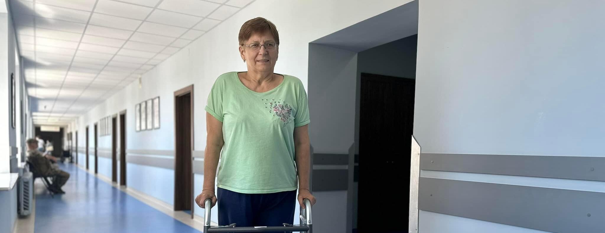 Львівські лікарі врятували 62-річну пацієнтку з вродженою хворобою суглобів