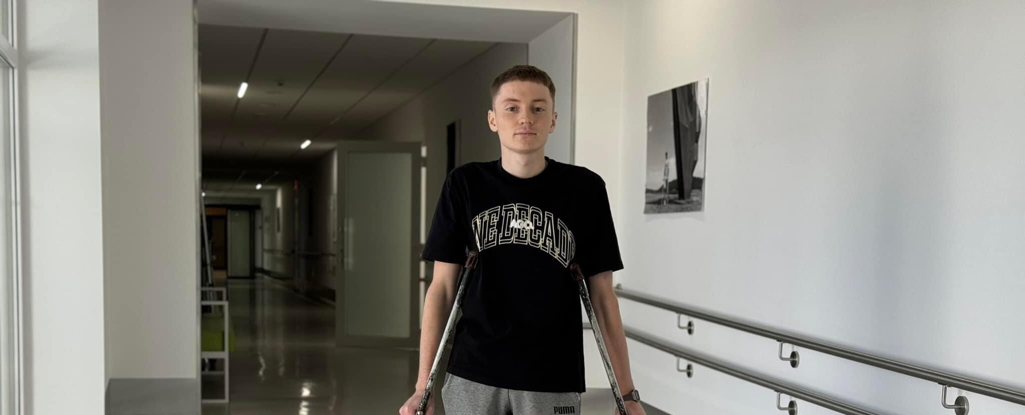 Впродовж 7 років не міг наважитися на ампутацію ноги: львівські хірурги врятували 21-річного хлопця з рідкісною недугою