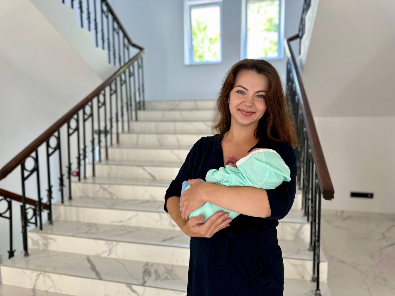 Тягнуло на мʼясне і випічку: у Львові 30-річна жінка народила хлопчика-богатира вагою понад 4 кг