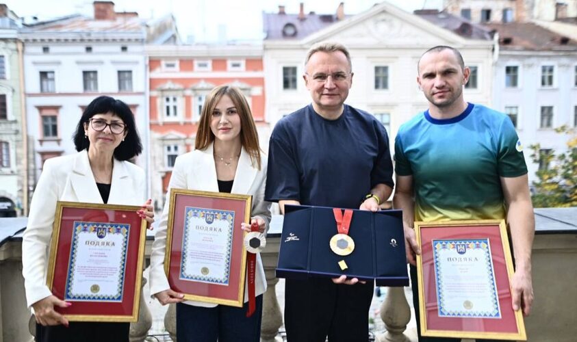 Від 200 до 500 тис грн: призери Паралімпійських ігор 2024 зі Львова отримали премії від міста