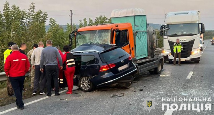 Неподалік Золочева у ДТП загинув водій і 18-річна пасажирка легковика