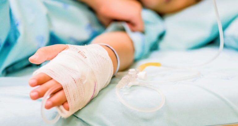 На Львівщині до лікарні потрапила дитина з правцем: хлопчик не мав щеплень