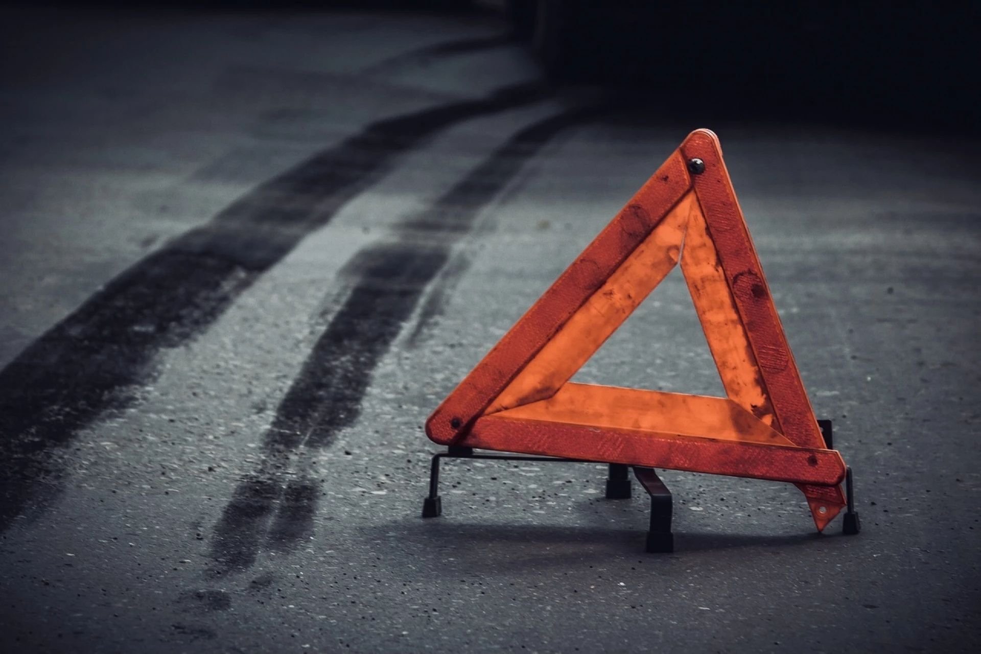 Водій мікроавтобуса Volkswagen на смерть збив пішохода на Львівщині