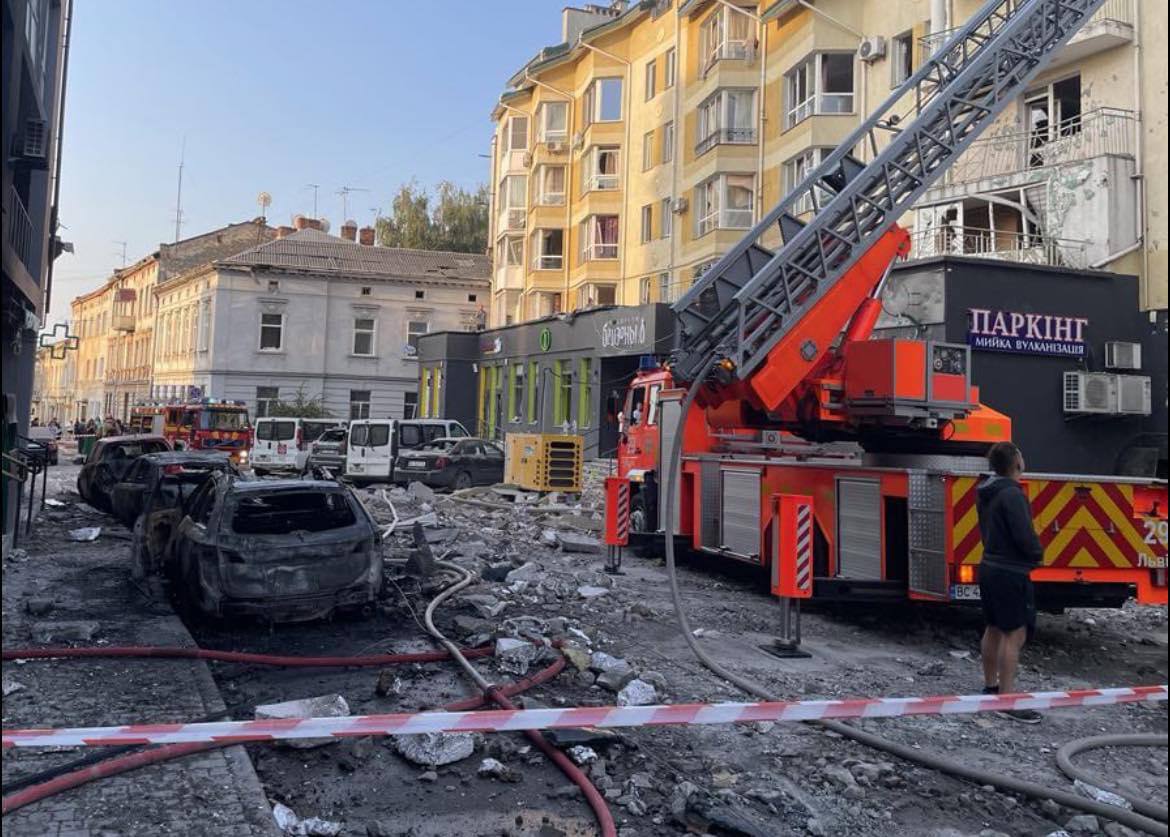 Жертвами російської атаки по Львову стали троє людей, серед них 14-річна дитина (ВІДЕО) (ОНОВЛЮЄТЬСЯ)