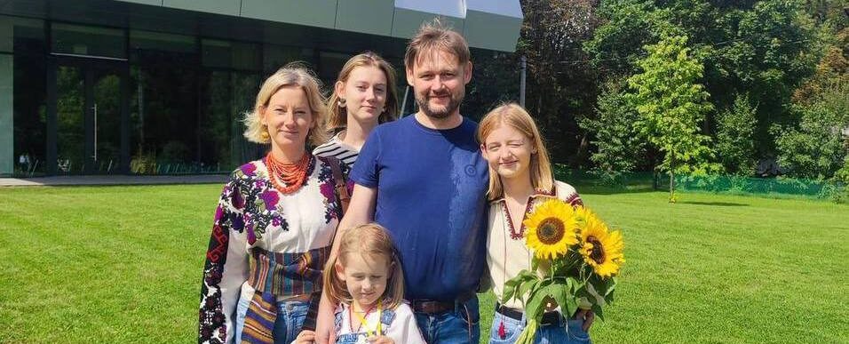 Вижив лише батько: в зруйнованому під час атаки на Львів будинку загинула мати і троє доньок