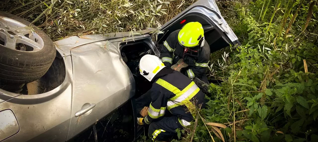 На Дрогобиччині 24-річний водій Nissan злетів з дороги в кювет і загинув