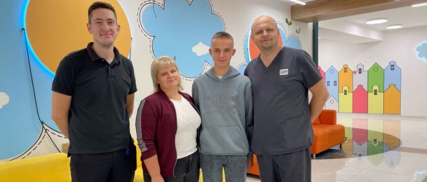 Львівські нейрохірурги поставили на ноги хлопця, який у ДТП пошкодив хребет
