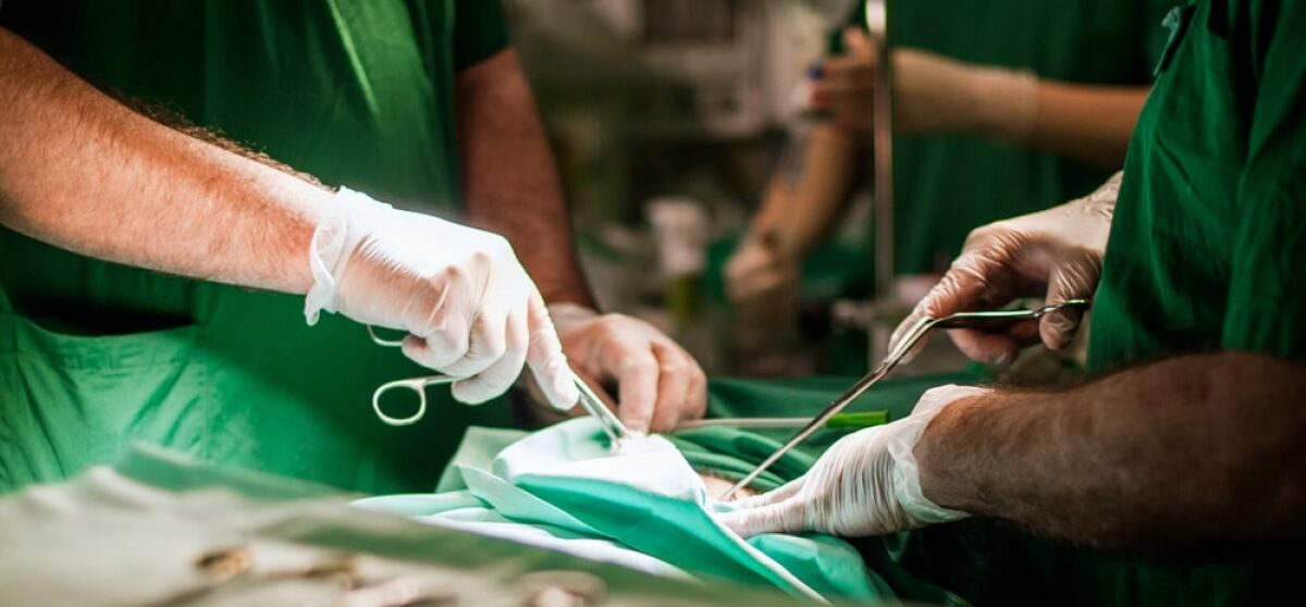 Побачив в TikTok і повторив: львівські хірурги врятували хлопчика, який засунув в анальний отвір лего і дріт