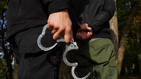 Поліцейські затримали псевдомінувальника вокзалу та готелю у Львові