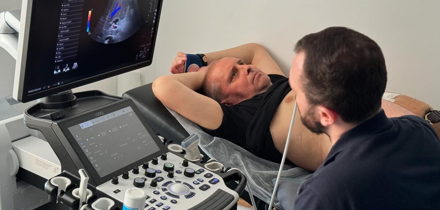 У львівському Центрі трансплантології пересадили печінку рятувальнику