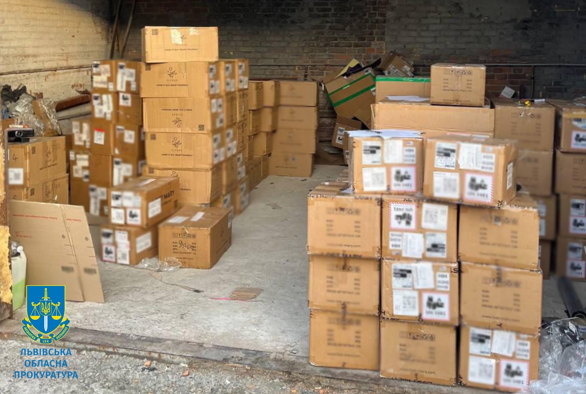Зберігали товар на 11 млн грн: на Львівщині виявили схему незаконного продажу електронних цигарок