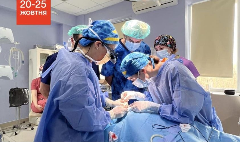 До Львова приїде відома хірургиня зі США, щоб допомогти дітям з вадами обличчя та тіла: як зареєструватися