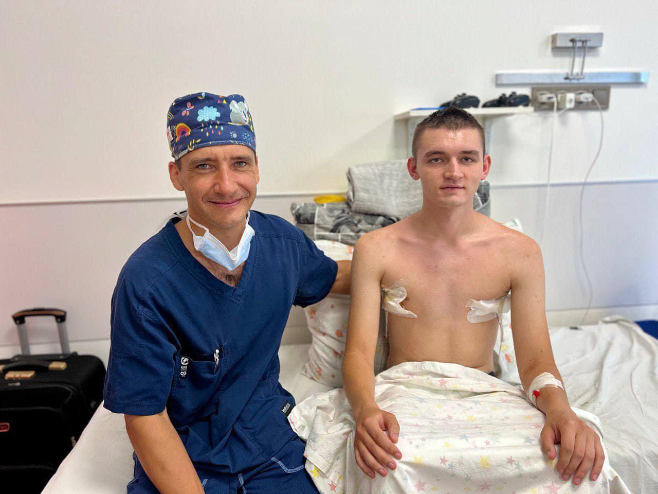 ”Навіть, при підйомі на 2-й поверх була задишка”: львівські хірурги врятували 18-річного хлопця із вродженою вадою розвитку грудної клітки