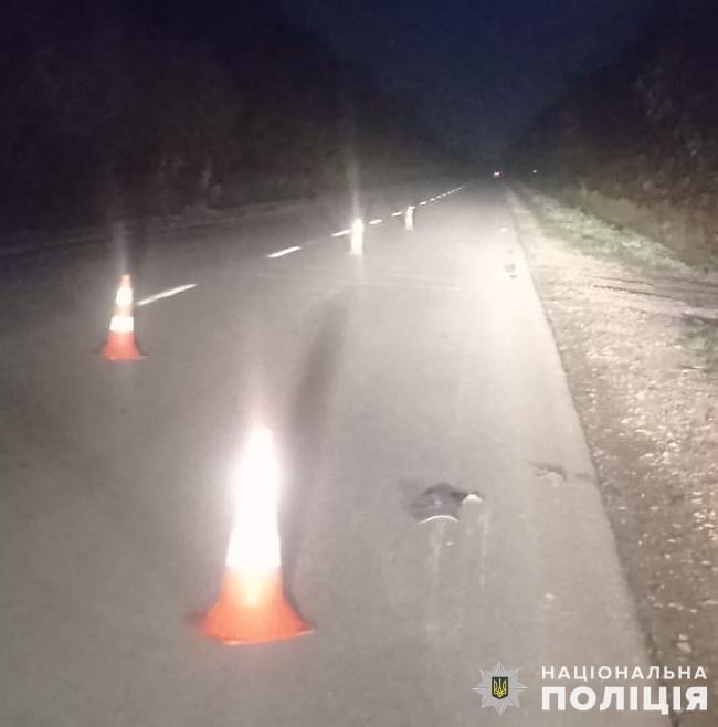 На Львівщині розшукують водія, який збив велосипедиста та втік з місця події