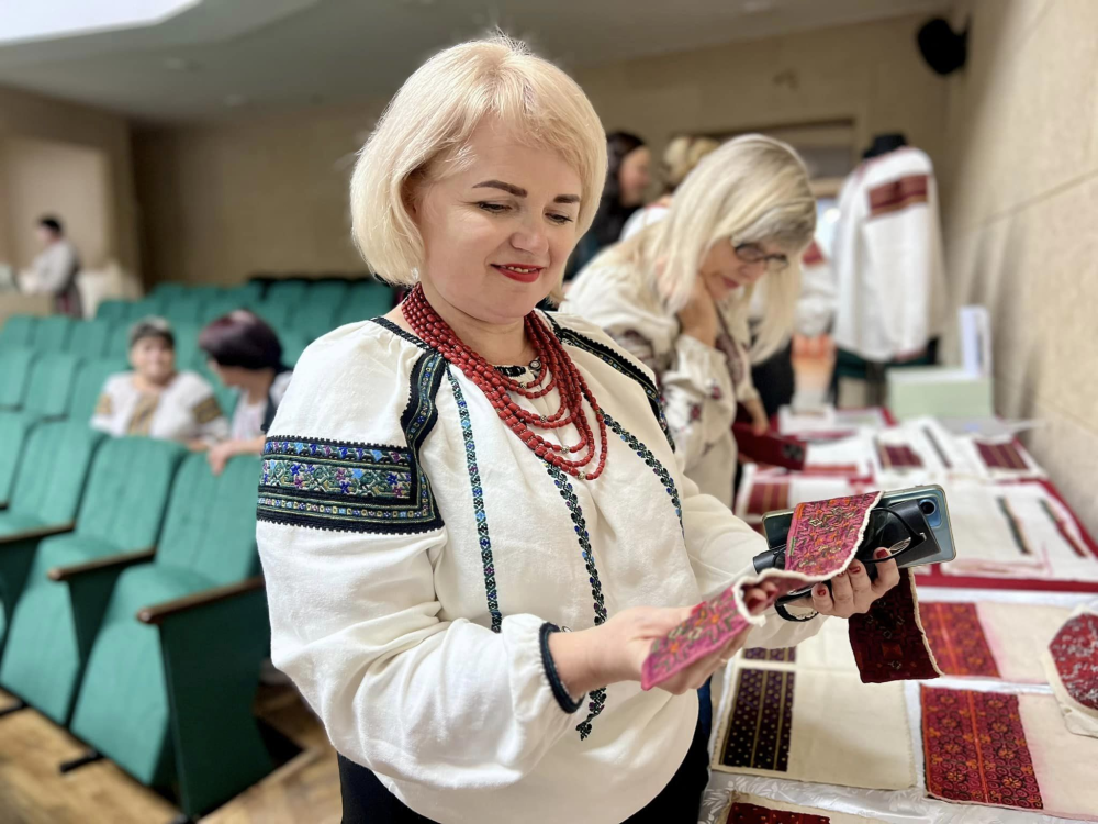 У Львові презентували покутянську вишиванку: деталі