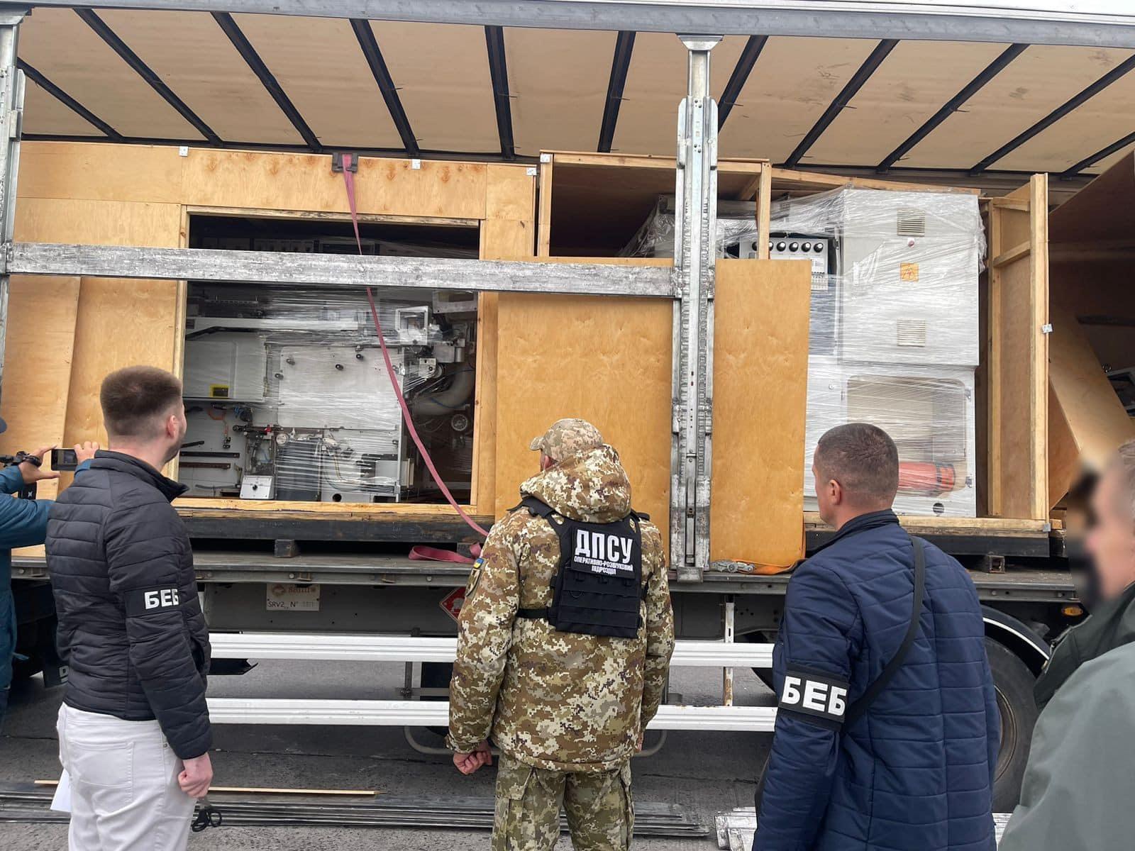 На Львівщині намагались незаконно вивезти сигаретну лінію вартістю 20 млн грн