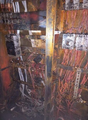 У Львові в одному з будинків 135 квартир залишились без світла та води: в чому причина