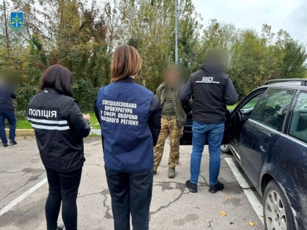 На Львівщині затримали 28-річного військового, який за 3000 доларів переправляв ухилянта за кордон