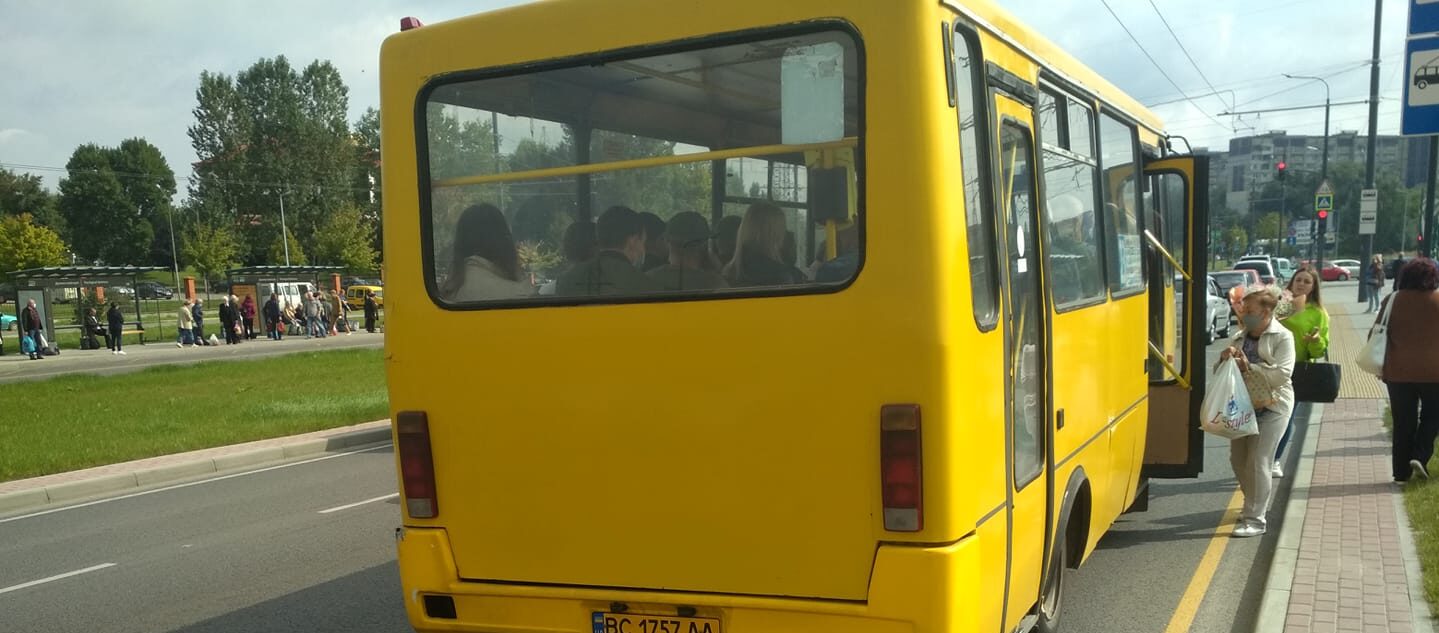 У Львові два автобусні маршрути змінили кінцеві зупинки