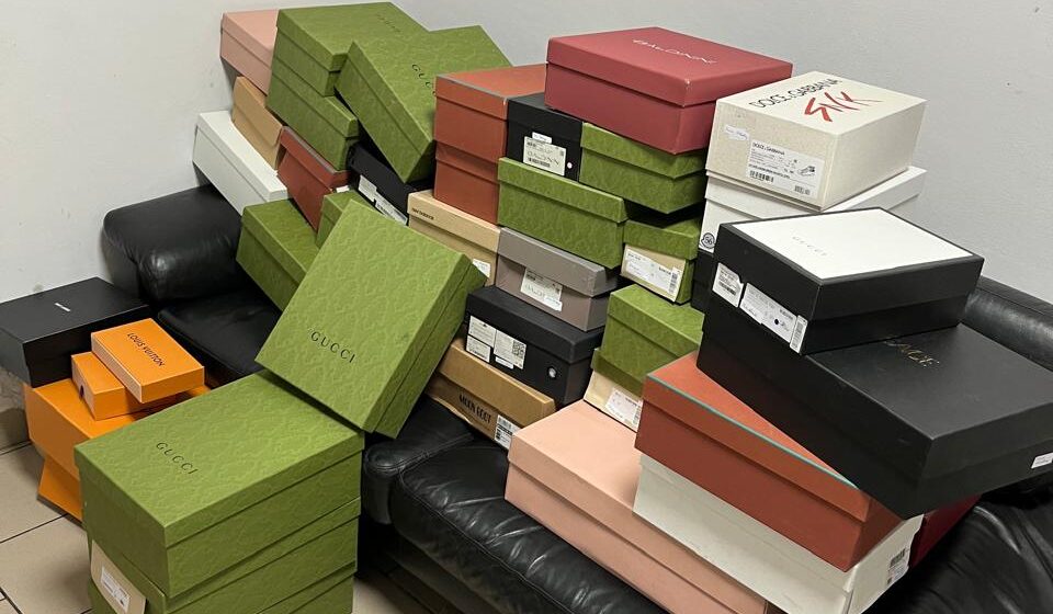 Gucci, Baldinini, Louis Vuitton, Versace, Moncler: на кордоні з Польщею вилучили брендовий одяг і взуття