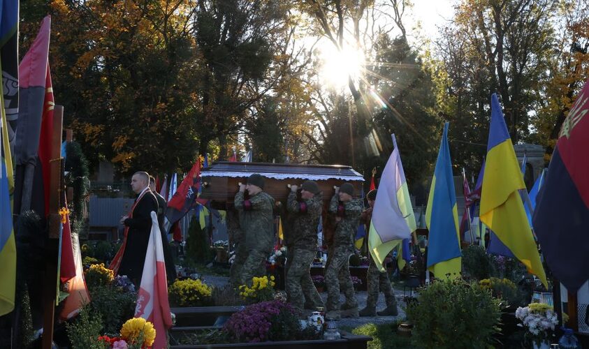 Сьогодні Львів попрощається з трьома Захисниками України