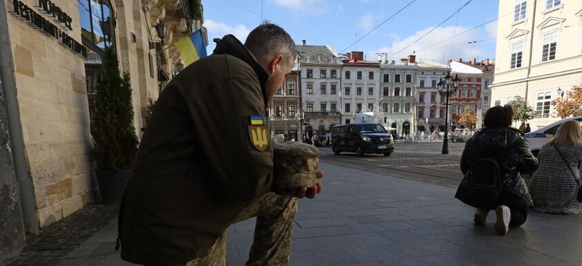 Сьогодні Львів попрощається з трьома Героями, які захищали Україну