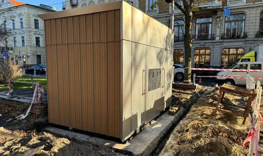 У Львові на проспекті Свободи облаштовують інклюзивну вбиральню