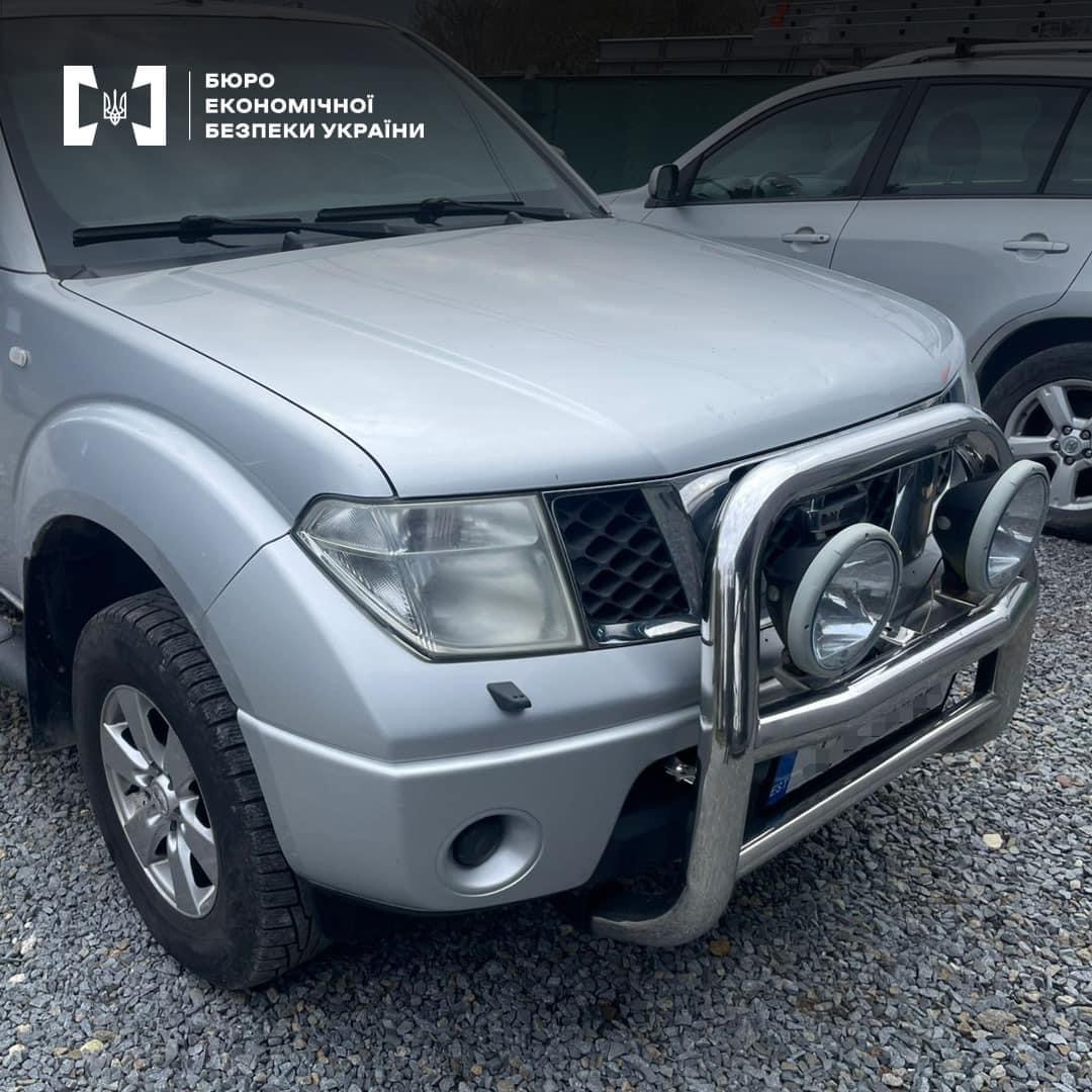 На Львівщині викрили незаконне ввезення 130 автомобілів під виглядом гуманітарної допомоги