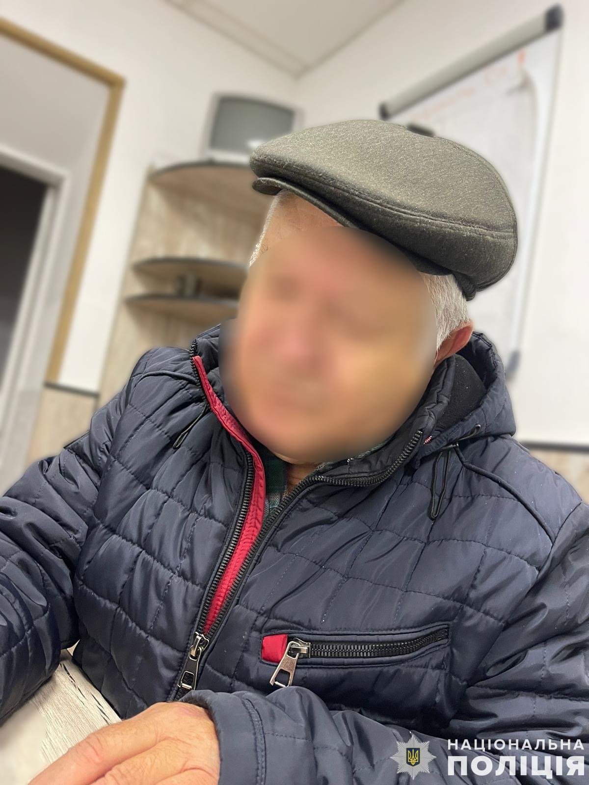 Лаявся та намагався вигнати пасажира: поліцейські Львівщини притягнули до адмінвідповідальності водія маршрутки