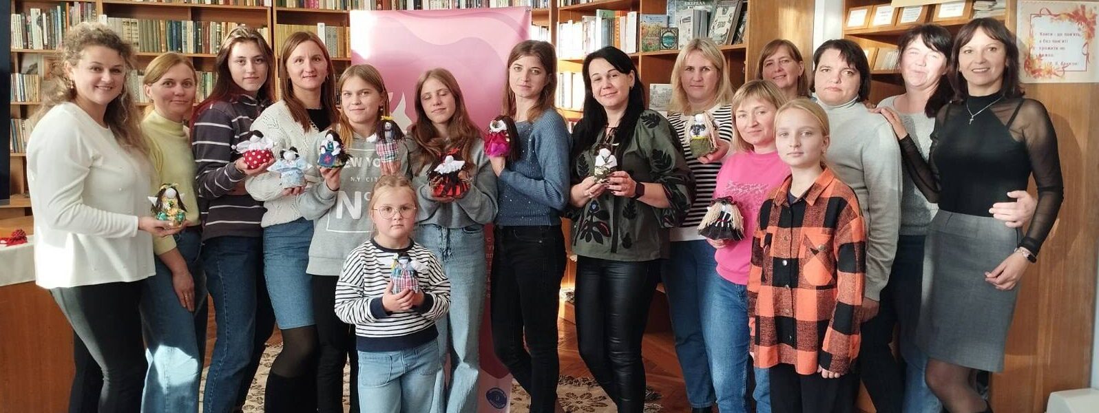 Майстер-клас з виготовлення авторської ляльки провели у просторі “Біла світлиця” на Золочівщині
