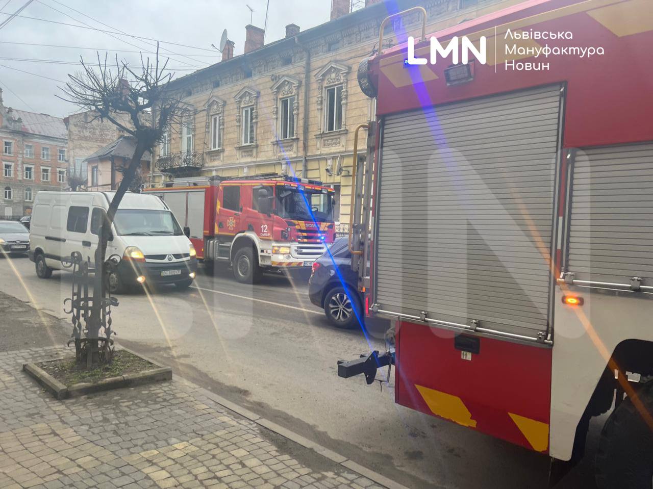 Загорілось після того, як власник розпалив піч: у Самборі горіла квартира