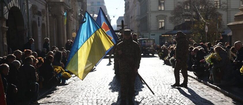 Сьогодні Львів попрощається з трьома полеглими Героями
