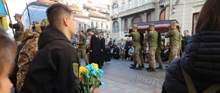 Завтра в Дублянах і у Львові попрощаються з 47-річним Героєм Святославом Кравцем