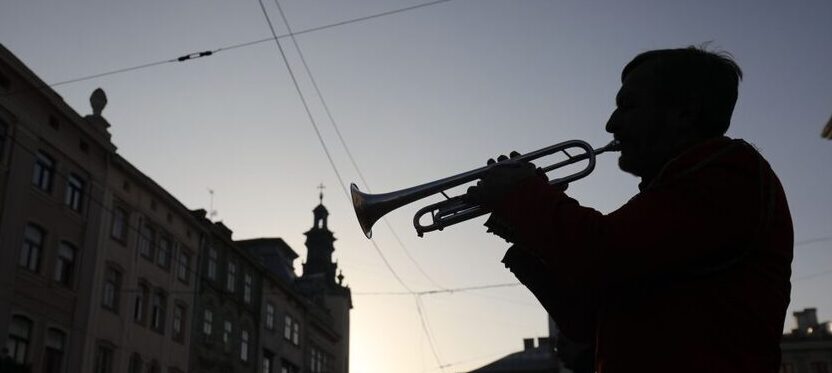 З двома полеглими Героями сьогодні прощаються у Львові
