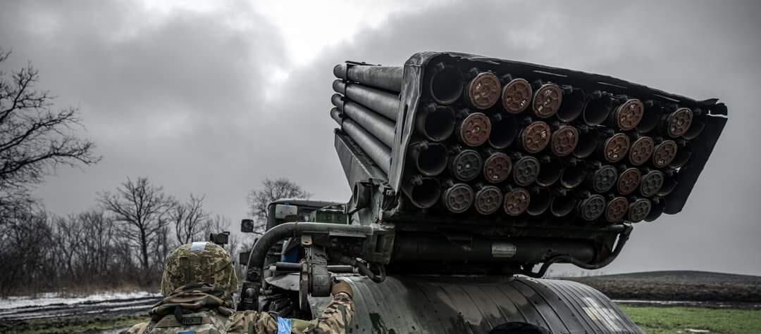 Втрати ворога: оборонці відмінусували ще 1350 окупантів, 3 артсистеми і 5 танків